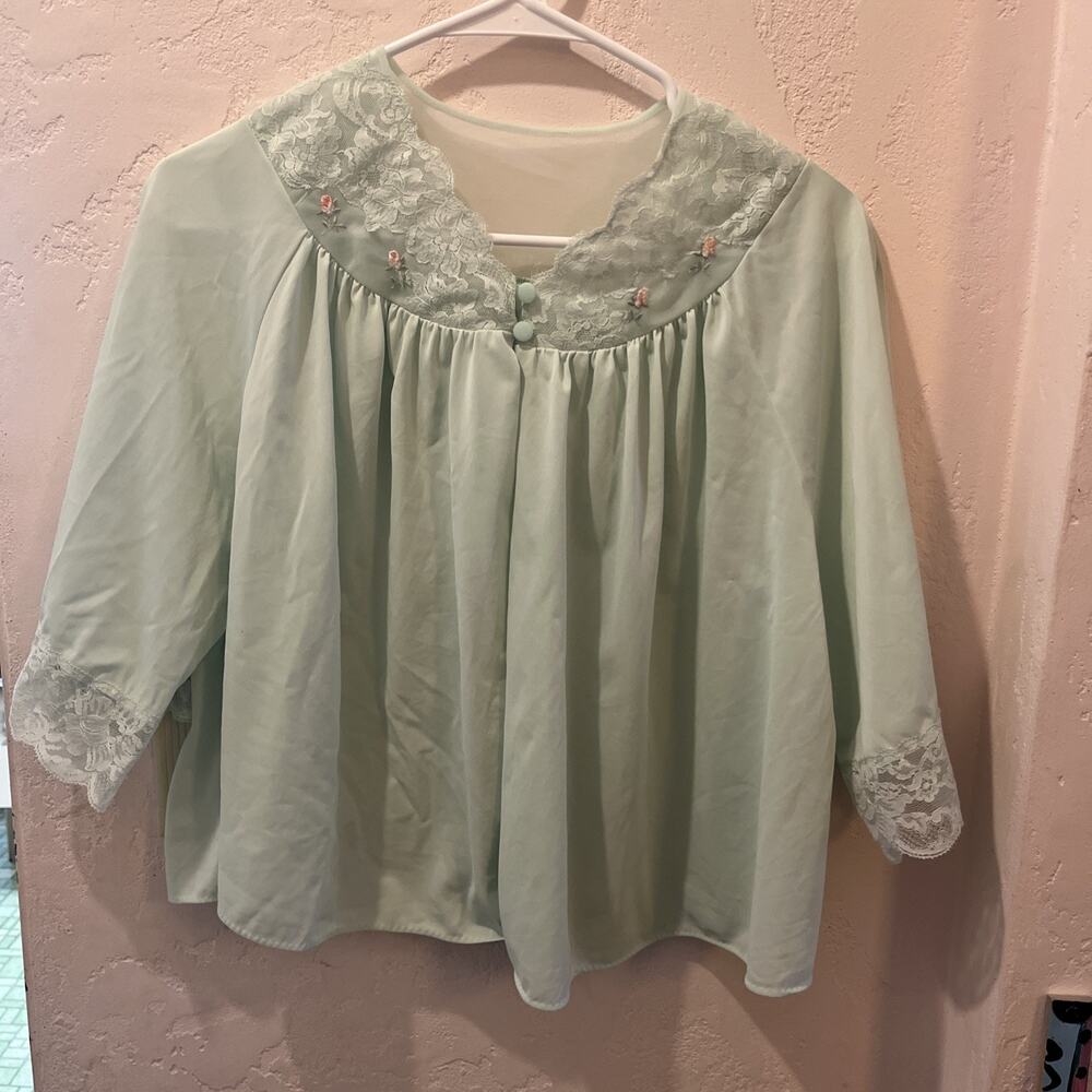 Vintage Shadowline Women’s Size M Embroidered Bed Jacket